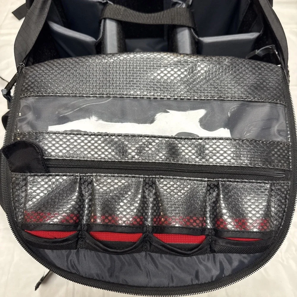 TAMRAC S.A.S PROFESSIONAL‎ CAMERA BACKPACK BLK/GRAY TRAVEL HIKING PADDED 21